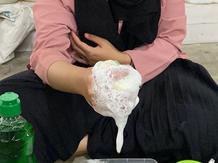 Membuktikan Produk BN Cleans dengan Busa Melimpah