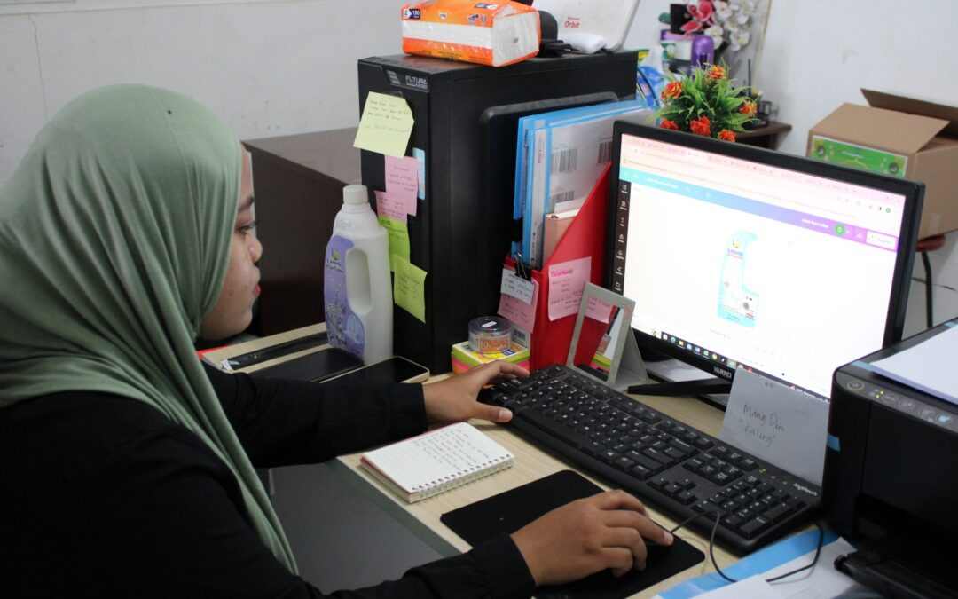 Proses Pembuatan Stiker BN Housecare oleh Team kami